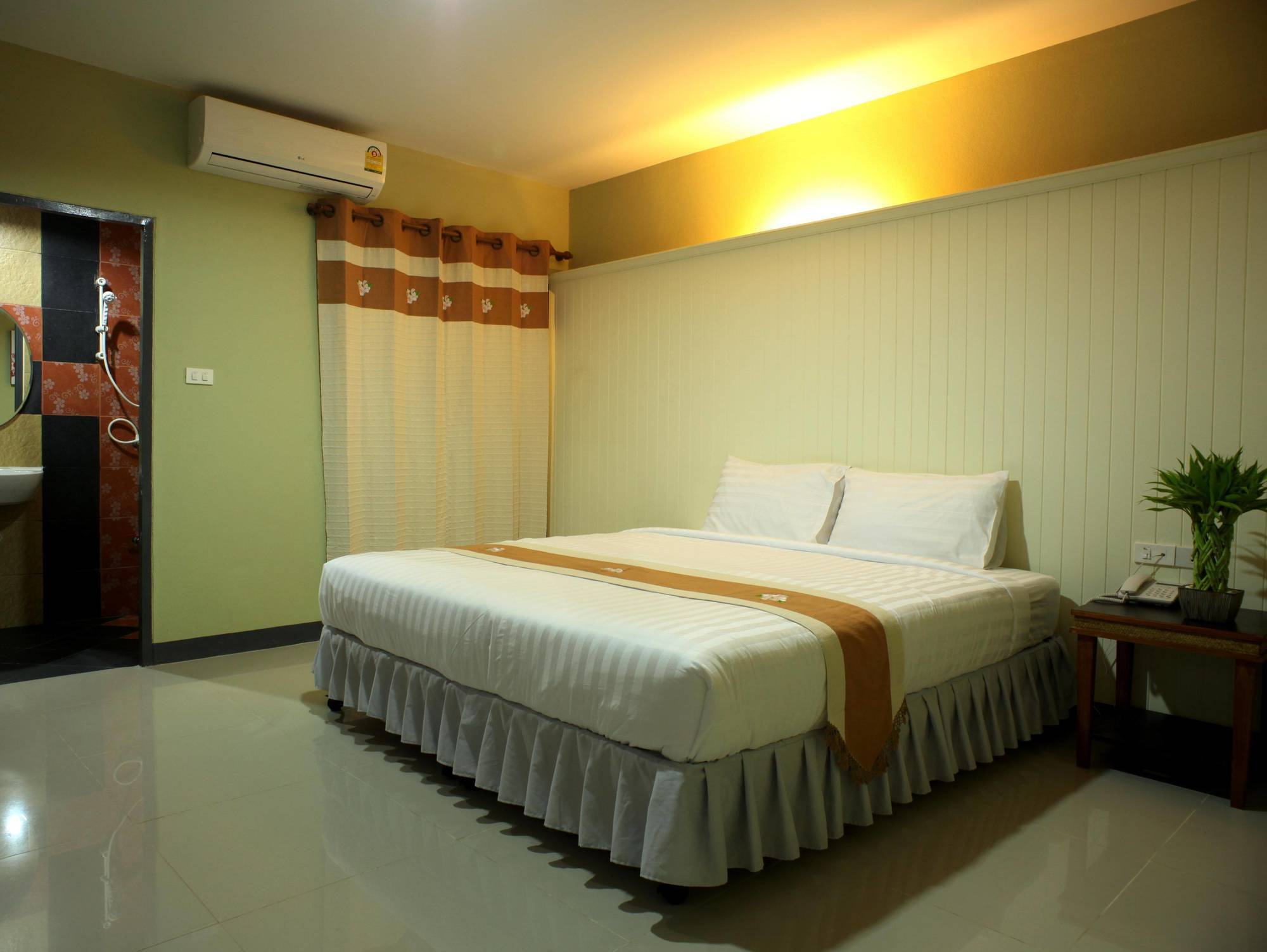 The Corner Hotel (Adults Only) Chiang Rai Eksteriør bilde